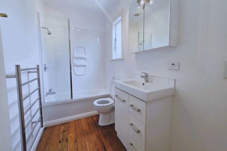 Photo of property in 28 Bay Street, Petone, Lower Hutt, 5012