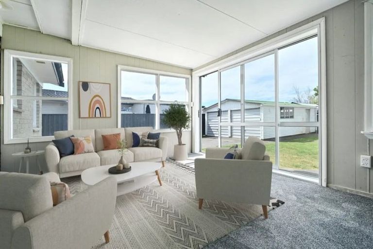 Photo of property in 52 Folkestone Drive, Flaxmere, Hastings, 4120