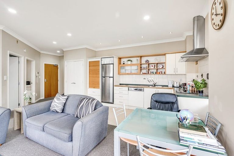 Photo of property in 2e/11 London Street, Hamilton Central, Hamilton, 3204