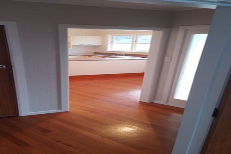 Photo of property in 7 Terrance Grove, Paparangi, Wellington, 6037