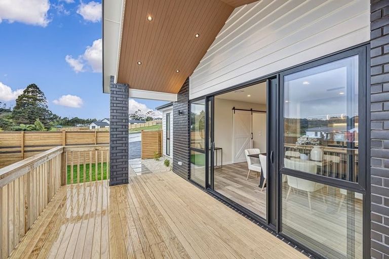 Photo of property in 4 Wheki Place, Swanson, Auckland, 0614