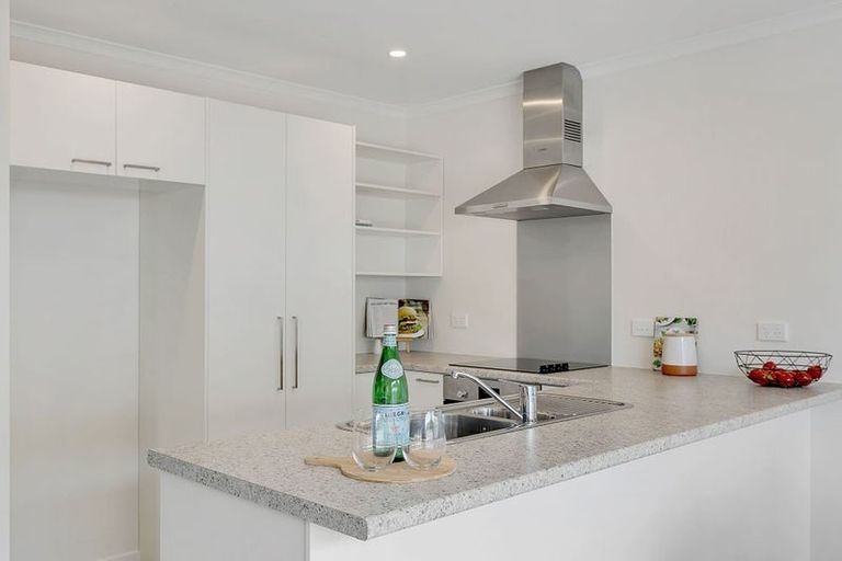 Photo of property in 104 Rangituhi Crescent, Takapuwahia, Porirua, 5022