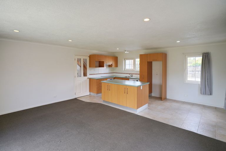 Photo of property in 35 Beauford Place, Parklands, Christchurch, 8083