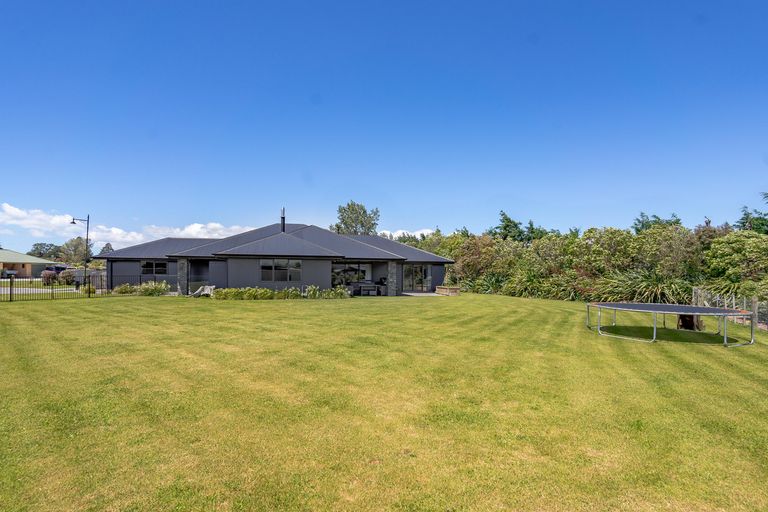 Photo of property in 20 Mill Grove, Clareville, Carterton, 5713