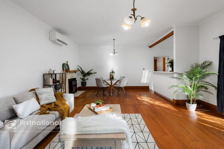 Photo of property in 15 Mary Street, Redwoodtown, Blenheim, 7201