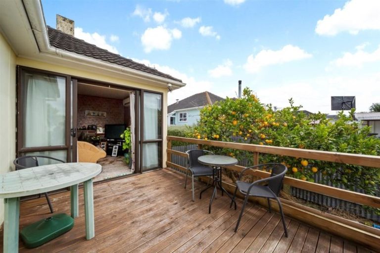 Photo of property in 174 South Road, Hawera, 4610