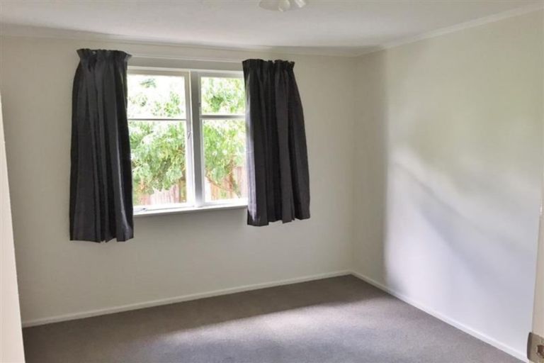 Photo of property in 72 Mckenzie Road, Mangere Bridge, Auckland, 2022