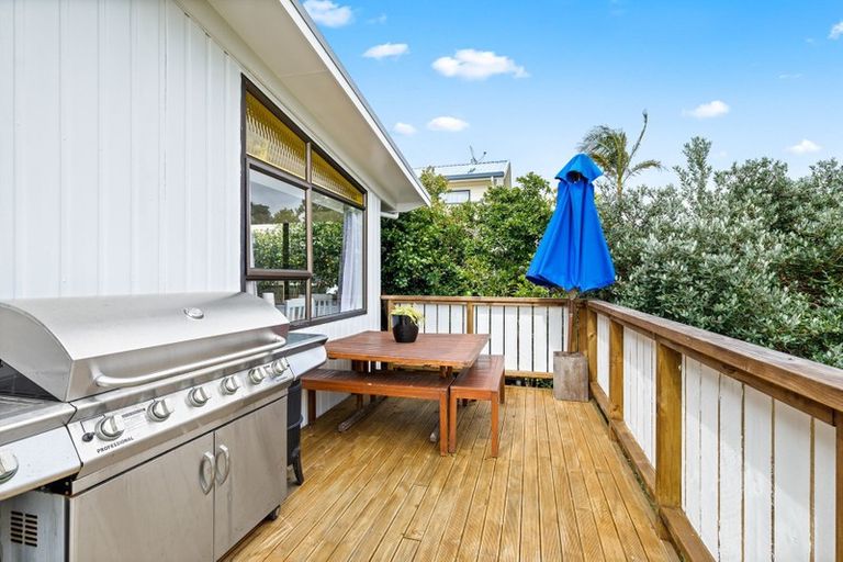 Photo of property in 18 Kauri Crescent, Snells Beach, 0920