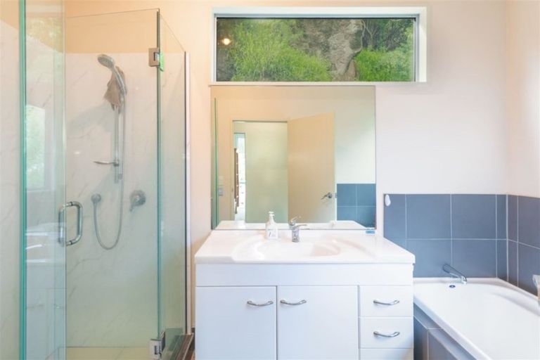 Photo of property in 4 Rockcrest Lane, Cashmere, Christchurch, 8022