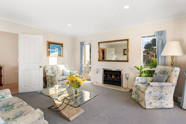 Photo of property in 1 Zara Court, Flat Bush, Auckland, 2016