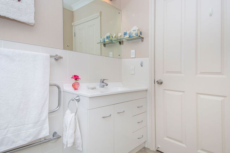 Photo of property in 10/17 Simmonds Grove, Greerton, Tauranga, 3112