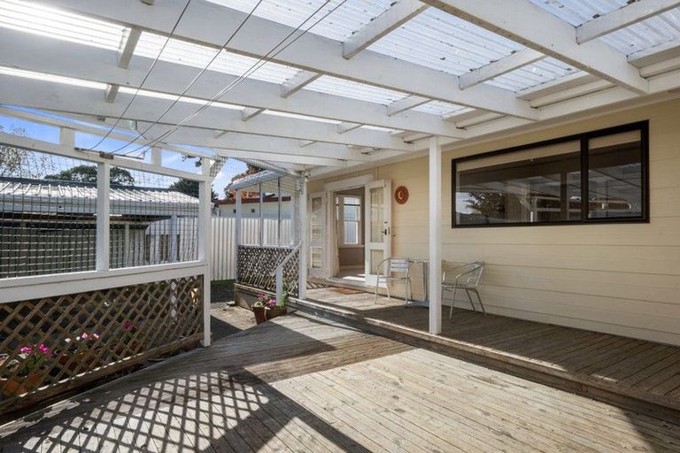 Photo of property in 6 Wi Pere Street, Manakau, Levin, 5573
