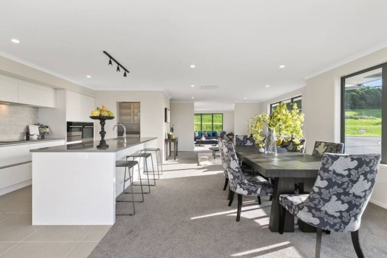 Photo of property in 18 Lakeside Terrace, Omokoroa, 3114