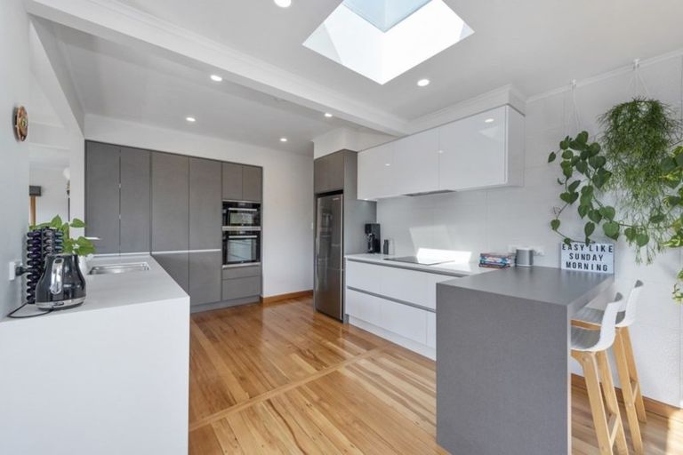 Photo of property in 18 Bolmuir Road, Forest Lake, Hamilton, 3200