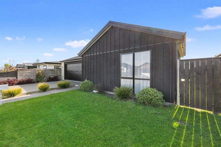 Photo of property in 15 Romney Drive, Belfast, Christchurch, 8051