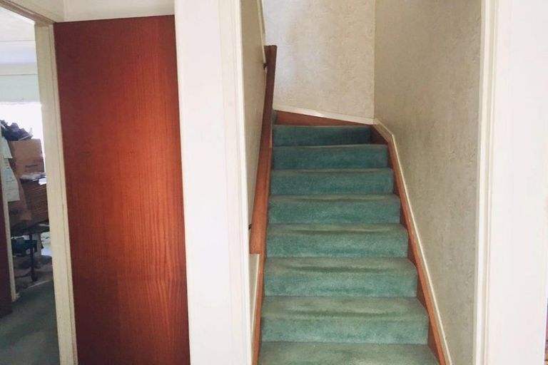 Photo of property in 1/90 Titirangi Road, New Lynn, Auckland, 0600