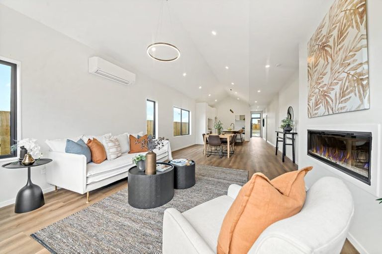 Photo of property in 14 Whata Street, Clarks Beach, 2122