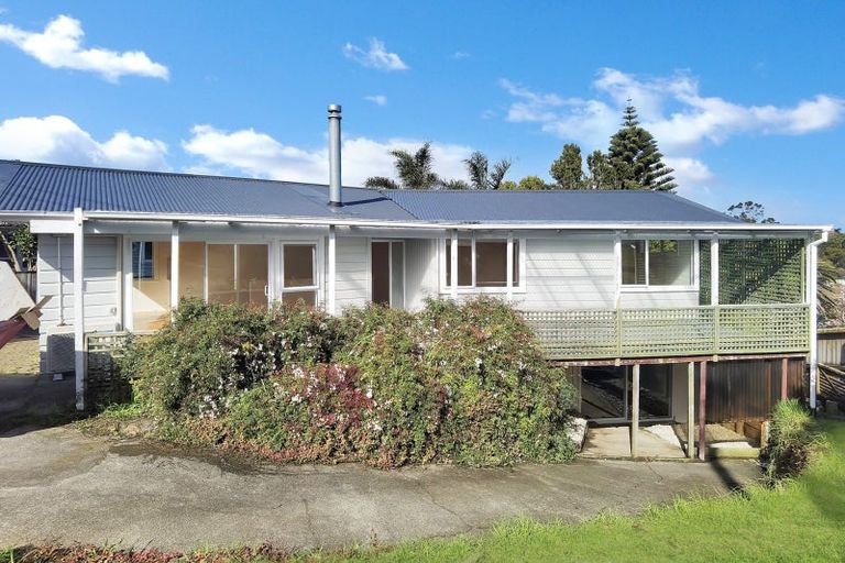 Photo of property in 11 Sycamore Drive, Sunnynook, Auckland, 0620
