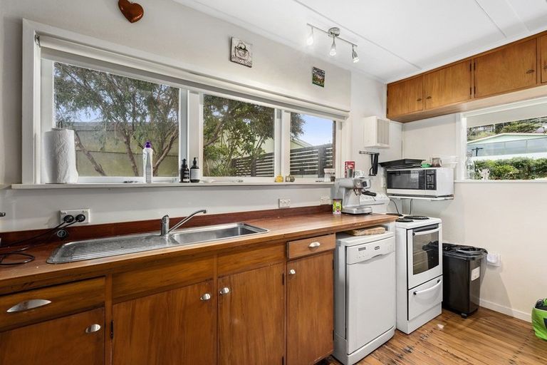 Photo of property in 2-3 Pine Tree Lane, Korokoro, Lower Hutt, 5012