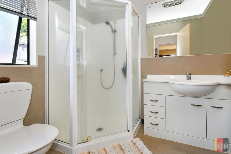 Photo of property in 204 Wattle Farm Road, Wattle Downs, Auckland, 2103