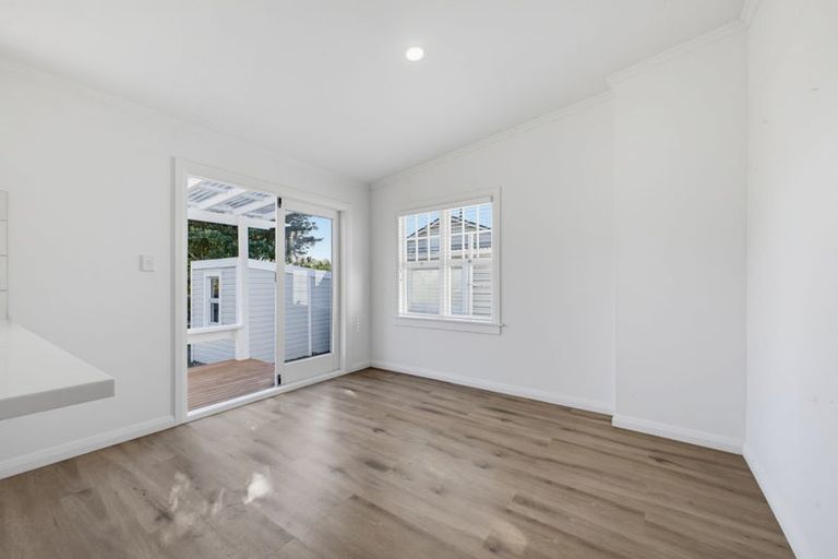 Photo of property in 131 Lemon Street, New Plymouth, 4312