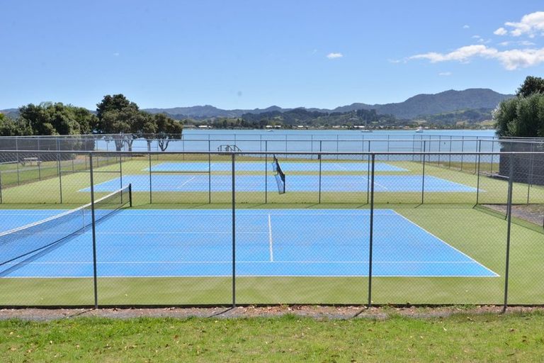 Photo of property in 271 Omaha Drive, Omaha, 0986