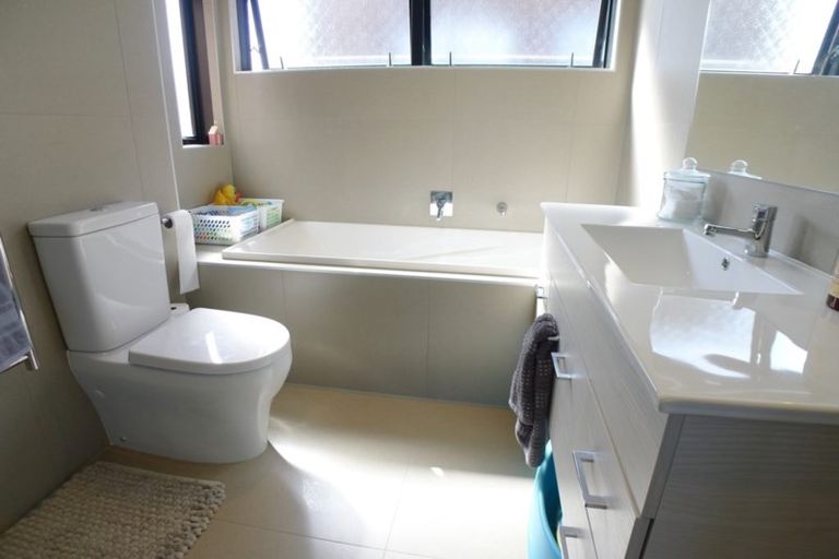 Photo of property in 11 Oioi Road, Hobsonville, Auckland, 0616