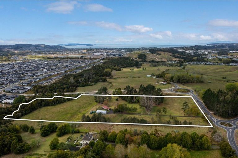 Photo of property in 1 Old Pine Valley Road, Dairy Flat, Silverdale, 0992