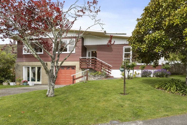 Photo of property in 11 Cleary Street, Waterloo, Lower Hutt, 5011