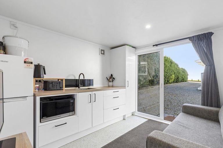 Photo of property in 3 Terrace Road, Titahi Bay, Porirua, 5022