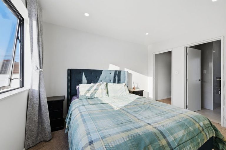 Photo of property in 70d Stanley Road, Glenfield, Auckland, 0629
