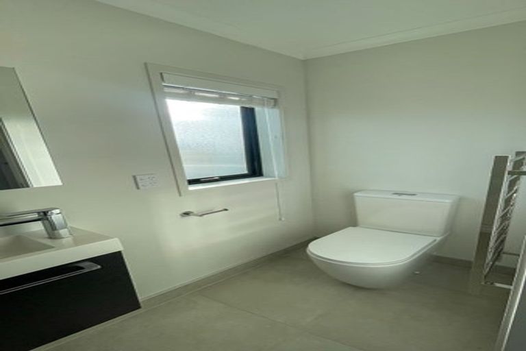 Photo of property in 14 Washer Road, Omata, New Plymouth, 4374