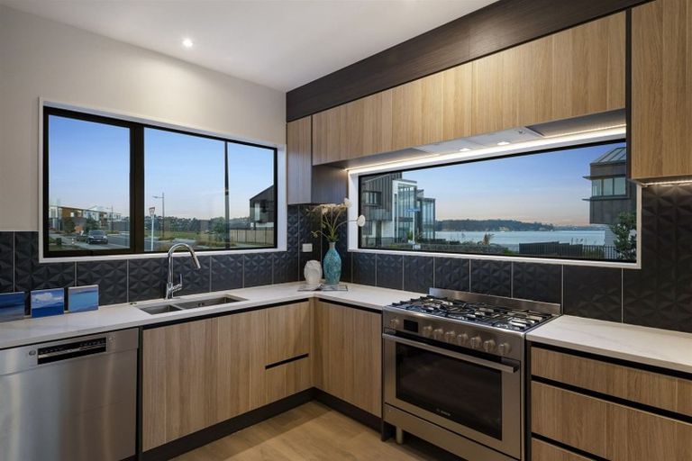 Photo of property in 17 Ocean Breeze Avenue, Hobsonville, Auckland, 0616