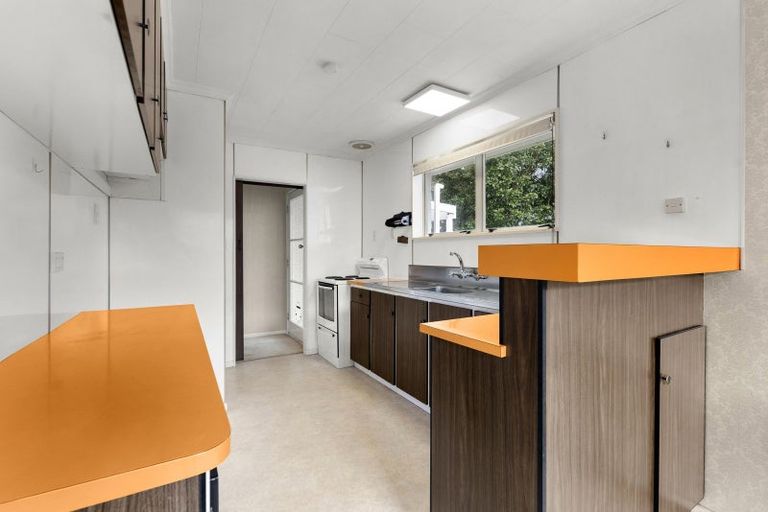 Photo of property in 20 Mayfair Place, Westown, New Plymouth, 4310