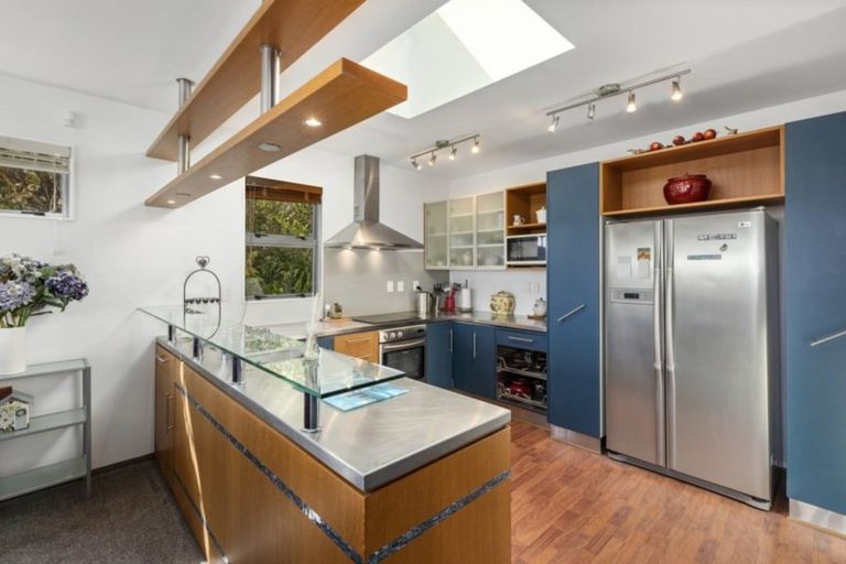 Photo of property in 205 Muritai Road, Eastbourne, Lower Hutt, 5013