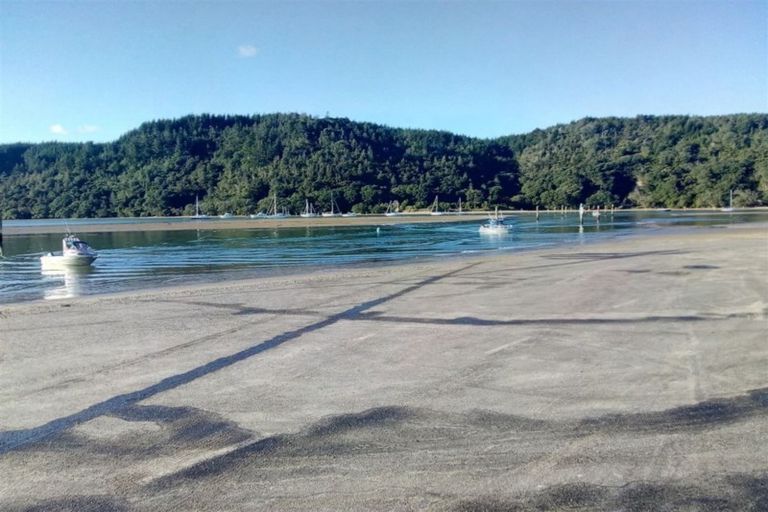 Photo of property in 403a Beach Road, Whangamata, 3620