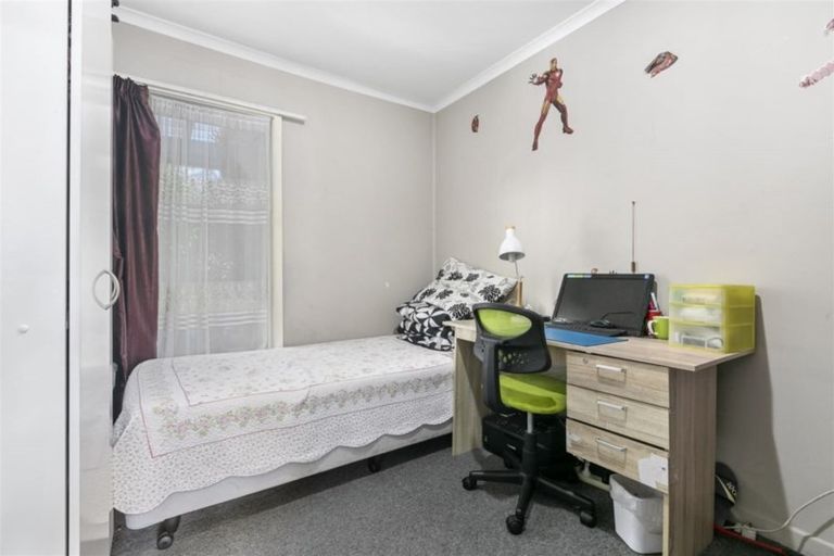 Photo of property in 183 Carlisle Road, Northcross, Auckland, 0632