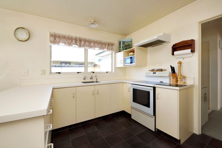 Photo of property in 9a Polstead Road, Stoke, Nelson, 7011