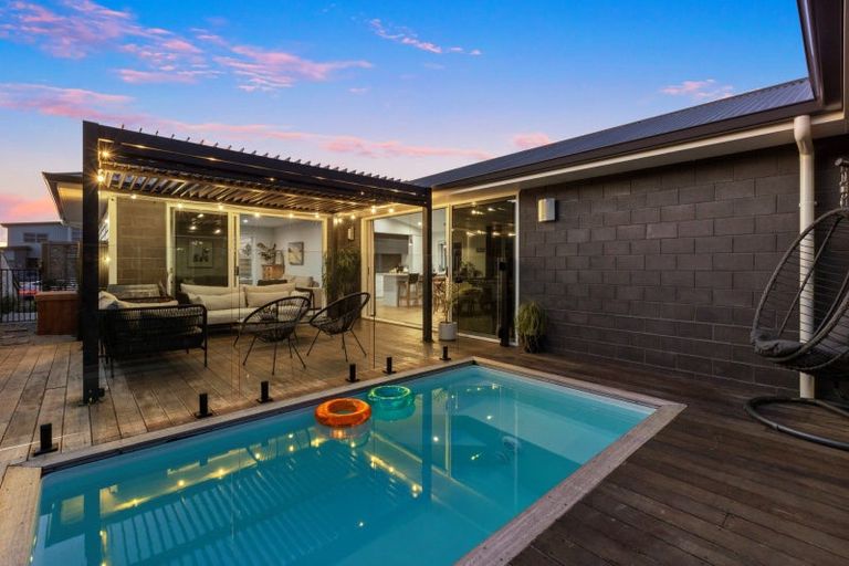 Photo of property in 95 Sandhurst Drive, Papamoa Beach, Papamoa, 3118