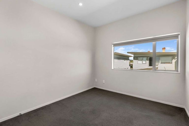 Photo of property in 6/45a Swanson Road, Henderson, Auckland, 0610