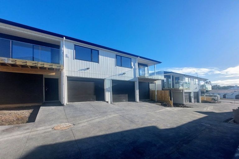 Photo of property in 345 East Coast Road, Mairangi Bay, Auckland, 0630