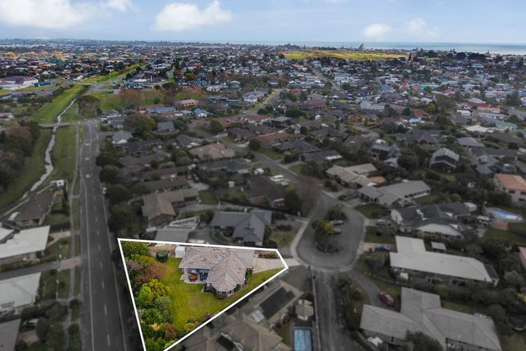 Photo of property in 22 Pinewood Grove, Paraparaumu Beach, Paraparaumu, 5032