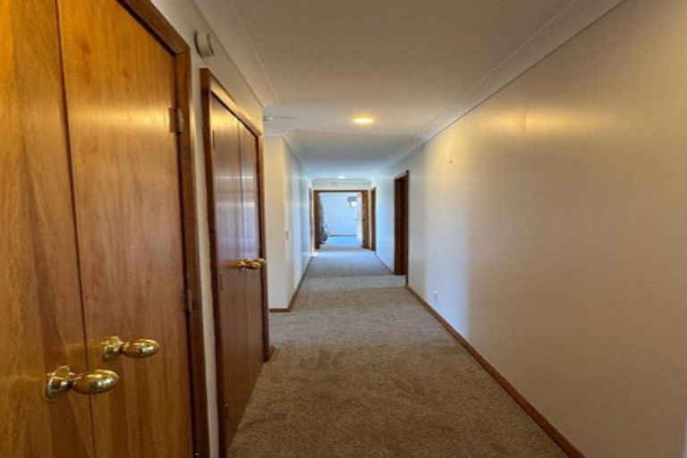 Photo of property in 8 Arataki Road, Havelock North, 4130