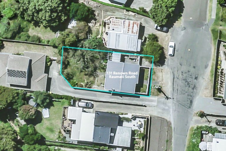 Photo of property in 131 Renown Road, Raumati South, Paraparaumu, 5032