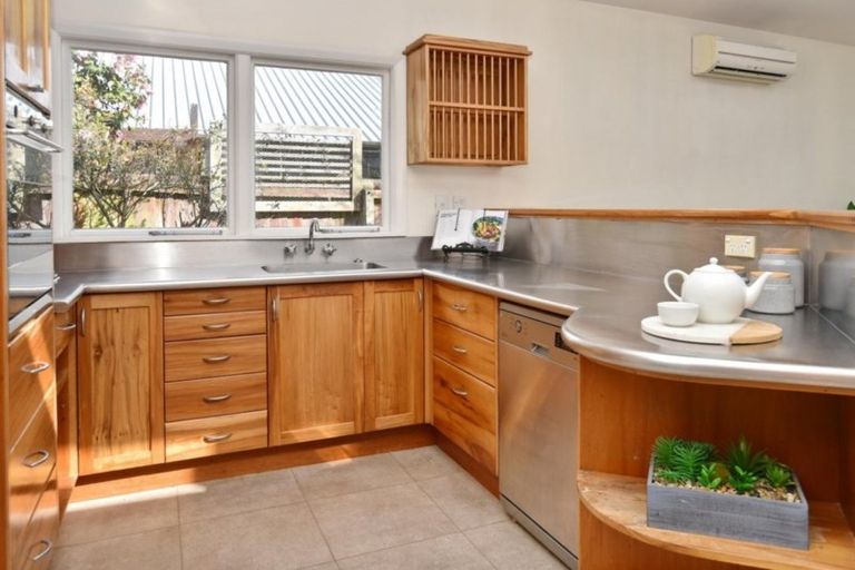 Photo of property in 182 Main North Road, Redwood, Christchurch, 8051