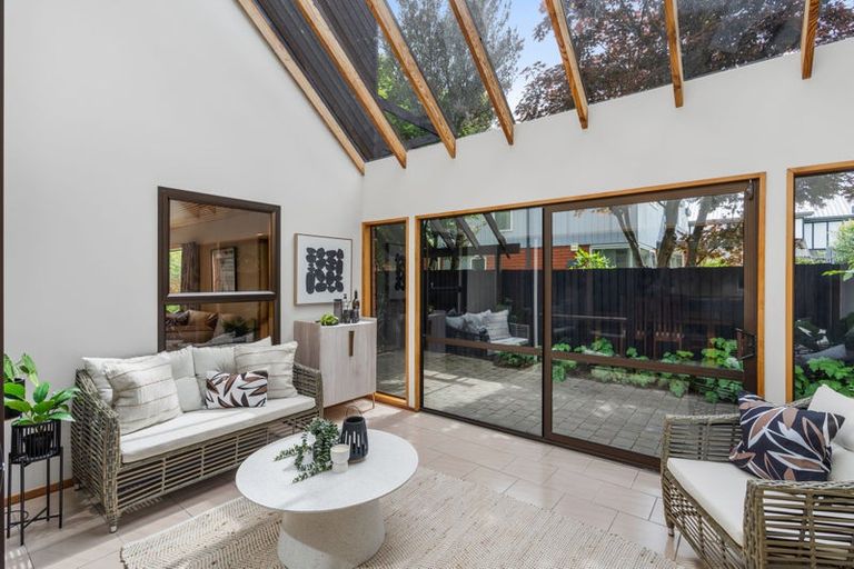 Photo of property in 16 Felstead Place, Avonhead, Christchurch, 8042