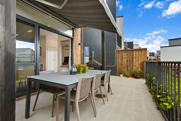 Photo of property in 186 Hobsonville Point Road, Hobsonville, Auckland, 0616