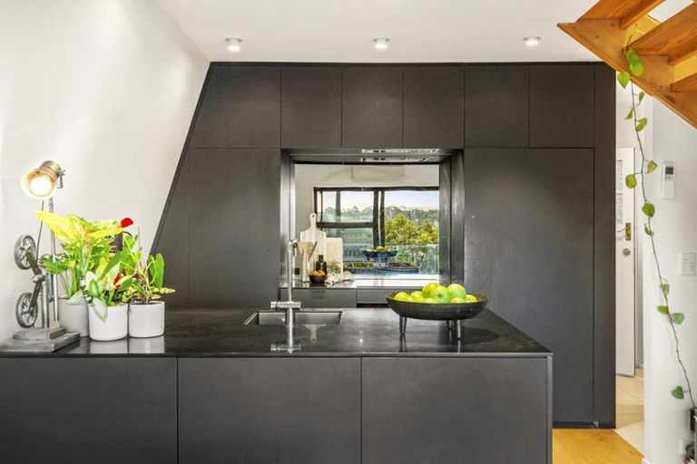 Photo of property in 2/42 Island Road, Beach Haven, Auckland, 0626
