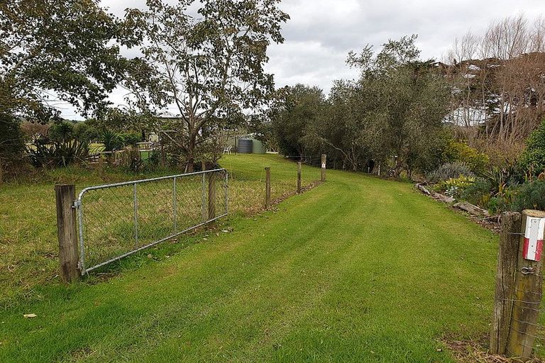 Photo of property in 85 Te Pahi River Drive, Paparoa, Maungaturoto, 0583