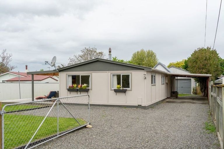 Photo of property in 1 Kempton Street, Greytown, 5712